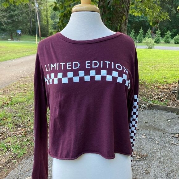 LIMITED EDITION CROPPED LONG SLEEVE TOP SKATER - Picture 2 of 6